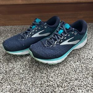 Brooks Ghost 11 Women’s 7.5 Wide (C)